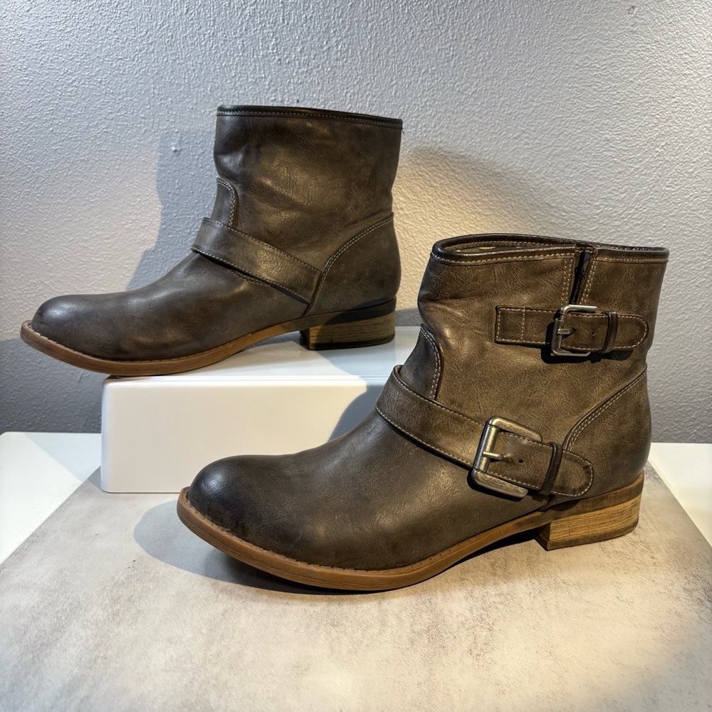 Shi by JOURNEYS JOJO Dark Grey Ankle Boots size 9M